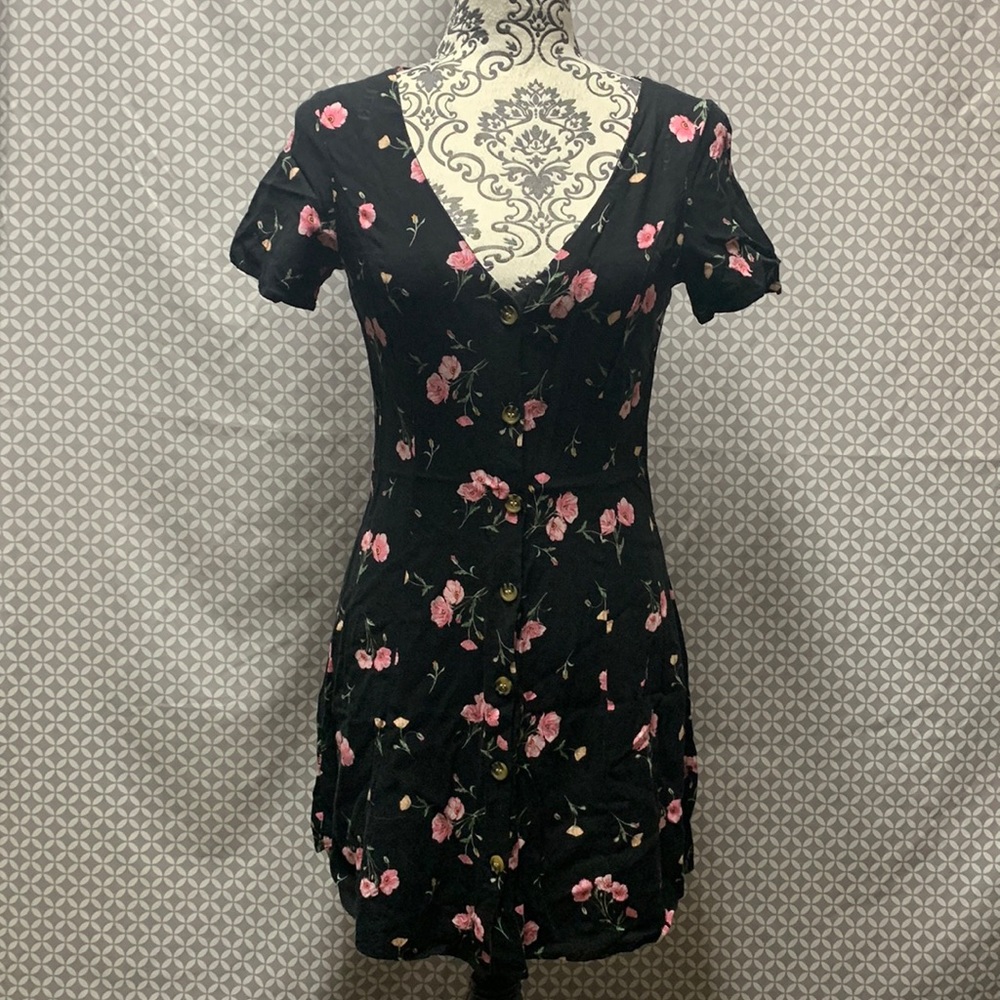 H&M Womens Black Pink Floral Button Up Taylor Swift Ins Dress Size Small 6US